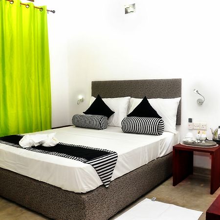 Aaranya Residence Канди Экстерьер фото