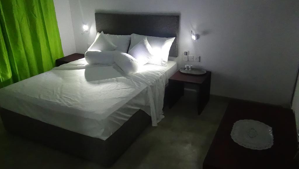 Aaranya Residence Канди Экстерьер фото